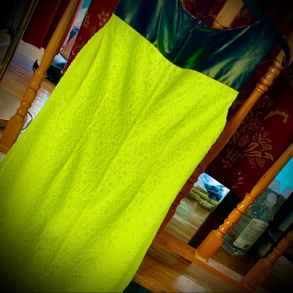 Designer Marc New York Yellow Lace Cutout Stunning Dress Size 10 - Picture 13 of 16